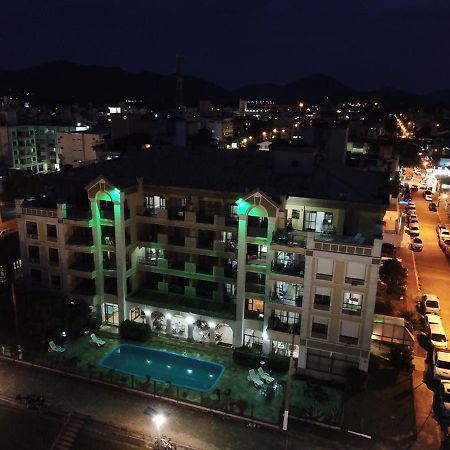 Apartamentos No Lexus Beira Mar ฟลอเรียนอโปลิส ภายนอก รูปภาพ